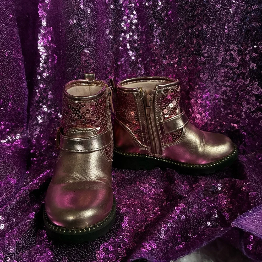 5/$20 Lil Moto Glam Toddler Girl Metallic Pink Sequin Zip Combat Boots Sz 8 GUC